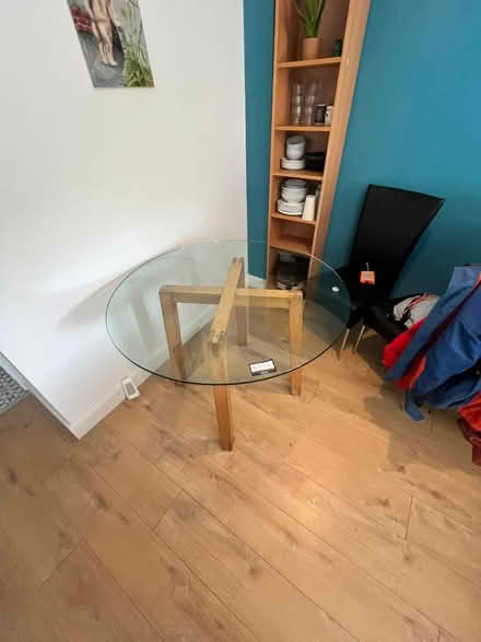 Photo of free Glass dining table (Friern Barnet, N11) #2