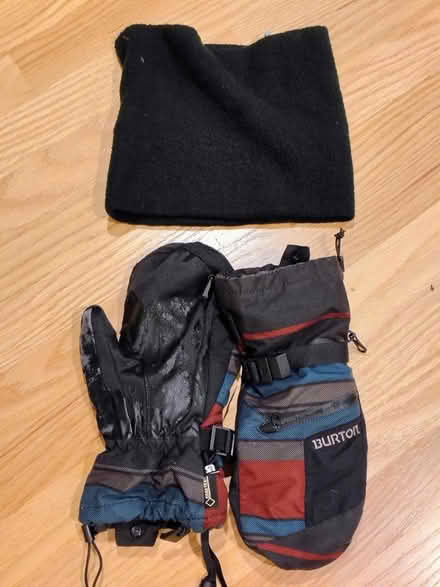Photo of free Winter/Ski Neck Gaiter + Mittens (Queen Anne) #1