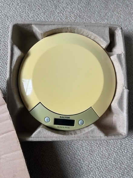 Photo of free Kitchen scale - unsure if working (Tooting Bec, SW17) #1