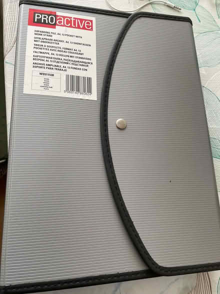 Photo of free A4 file (Brighton Hill RG22) #1