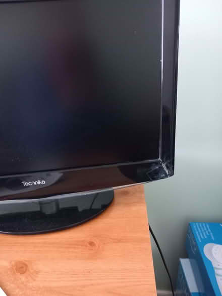 Photo of free Technika television/DVD player 21. 6in (Belvidere SY2) #2