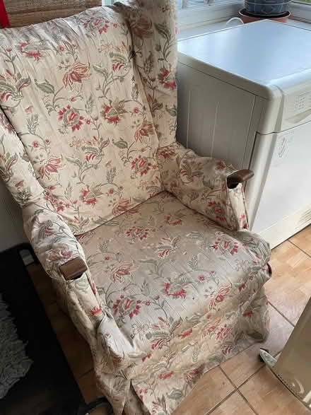 Photo of free Chair small (SK11) #2