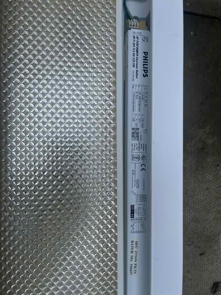 Photo of free 3 x Fluorescent box lights (Haywards Heath RH16) #4