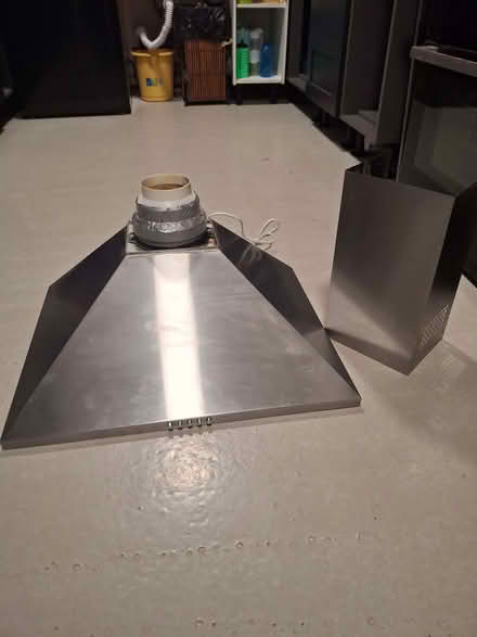 Photo of free B&Q kitchen extractor hood. (Greaves LA1) #3