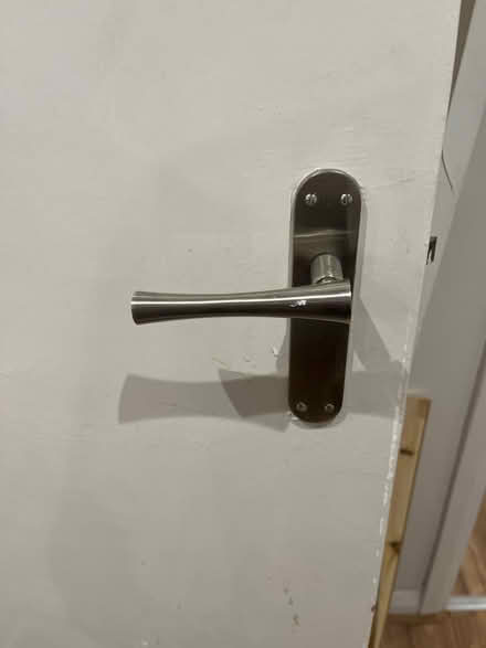 Photo of free 3 doors with handles and hinges (Ealing W5) #2