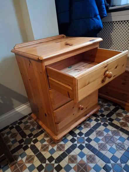 Photo of free Small chest of drawers (Chiswick W4) #2