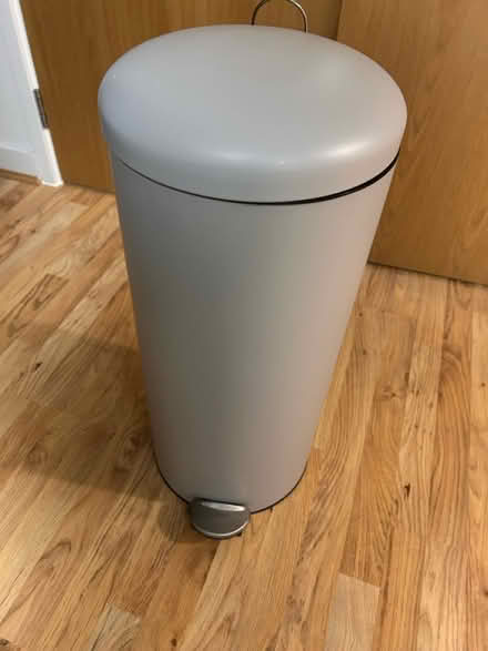 Photo of free Grey bin (W11 Nottinghill’s gate) #1