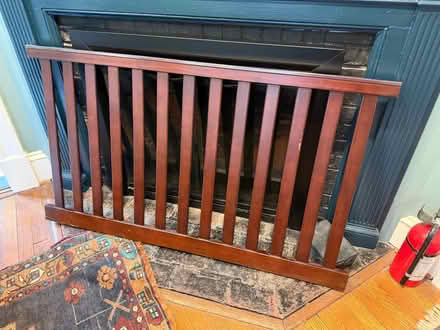 Photo of free Pottery barn crib - no hardware (Roland park/Evergreen) #2