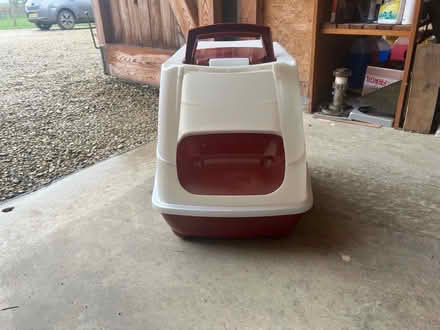 Photo of free Cat litter tray with lid (Ewelme OX10) #1