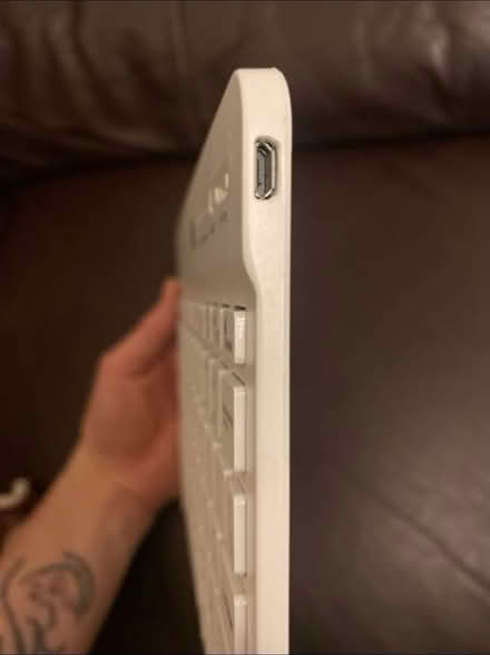 Photo of free Ultra thin Blu Tooth keyboard ⌨️ (Cheshunt En8) #4