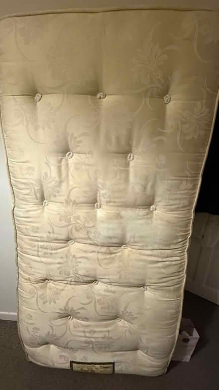Photo of Mattress (Tedworth green LE4) #1
