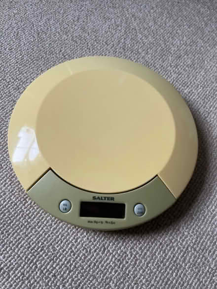 Photo of free Kitchen scale - unsure if working (Tooting Bec, SW17) #3