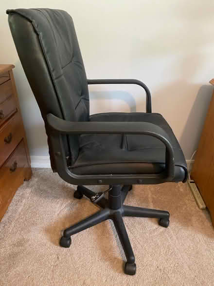 Photo of free Office chair (Calabasas) #3