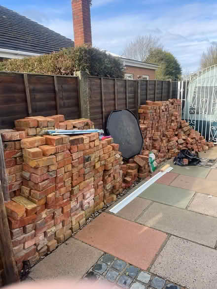 Photo of free 800 or maybe more bricks (L370AE) #1