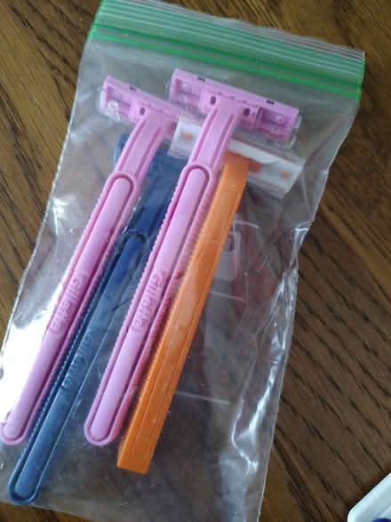 Photo of free New disposable razors (Odenton) #1