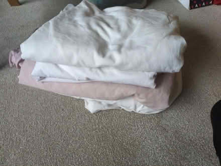 Photo of free X4 double fitted sheets (S10) #1