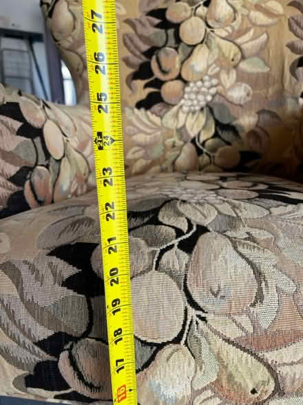 Photo of free Accent chair (Downtown Mountain View) #3