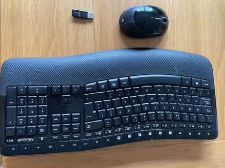 Photo of free Microsoft Contour Ergonomic Wireless Keyboard, mouse (Meresborough ME8) #1