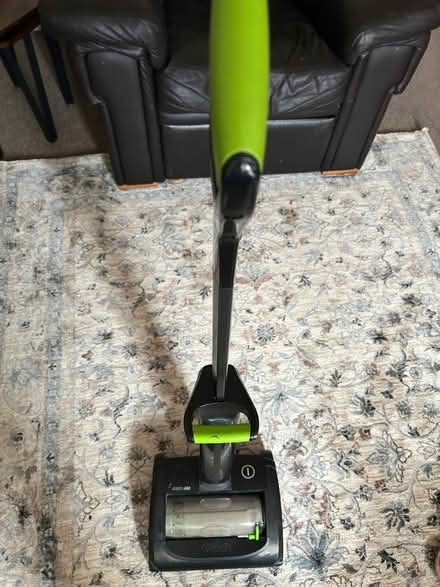 Photo of free Upright cordless vacuum (Woodthorpe S13) #3