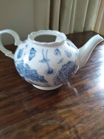 Photo of free Teapot without lid (Minehead) #2