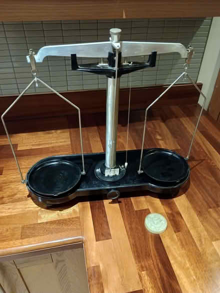 Photo of free laboratory balance (Nailsea BS21) #1