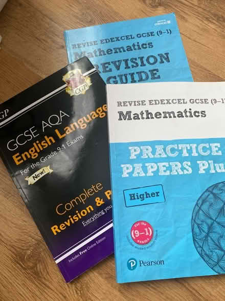 Photo of free GCSE books (W12) #1
