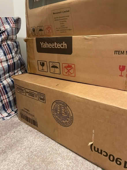 Photo of free White metal single frames (Wandsworth SW18) #3