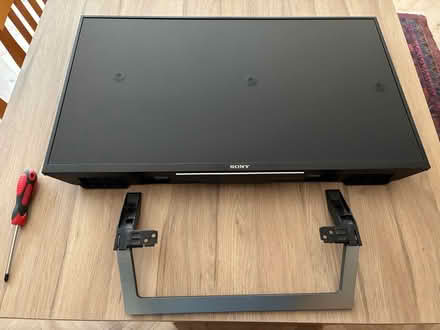 Photo of free Sony Bravia 32” non digital tv. (Teddington TW11) #1