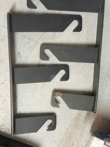 Photo of free Photo studio roller backdrop hardware (Coley Ave Area RG1) #3