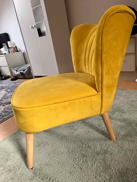 Photo of free Yellow armchair (TW1) #3