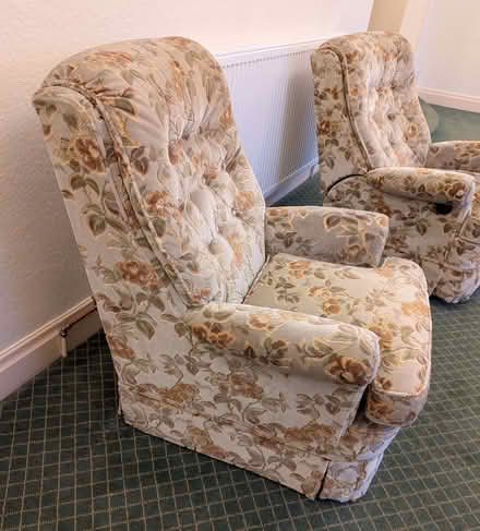 Photo of free 3-piece suite comprising a 3-seater sofa and 2 arm chairs (Dean Court OX2) #2