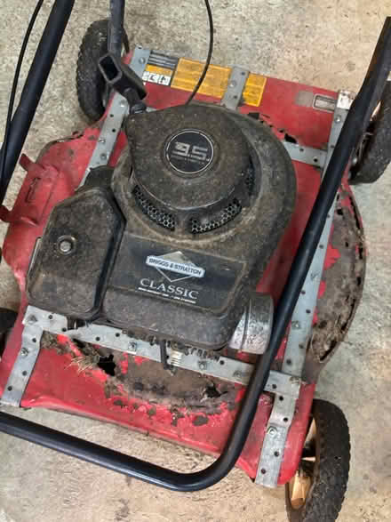 Photo of free Briggs and Stratton mower (Sevenoaks TN13) #2