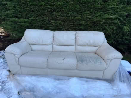 Photo of free 3 seater (Gorebridge EH23) #2