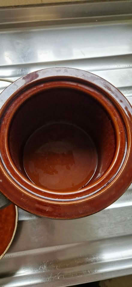 Photo of free Slow cooker (GU14) #3