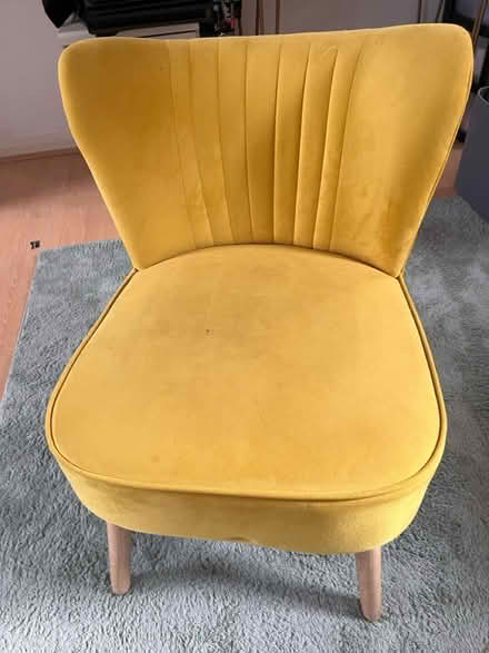 Photo of free Yellow armchair (TW1) #2