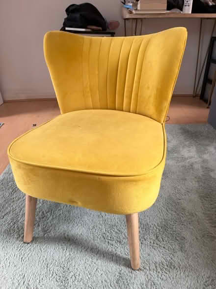 Photo of free Yellow armchair (TW1) #1