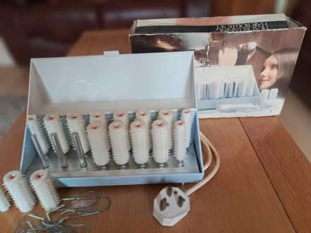 Photo of free Heat retaining hair roller set (Woodley RG5) #1