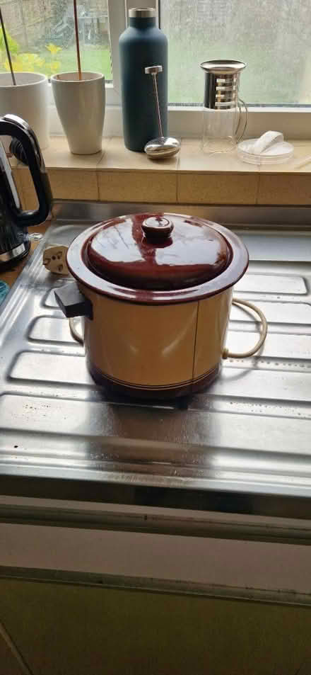 Photo of free Slow cooker (GU14) #2