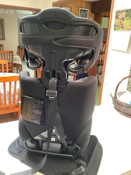 Photo of free Child car seat (Hoppers Crossing) #3