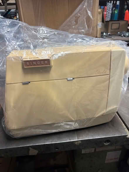 Photo of free Singer sewing machine (IP27) #2
