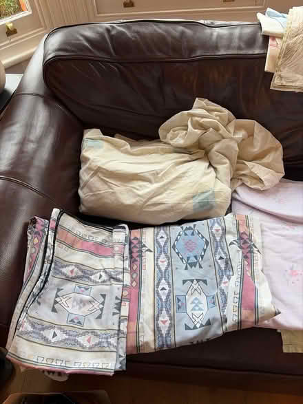 Photo of free Bedsheets, duvet covers, pillow cases & valences (Palmers Green N13) #2