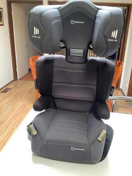 Photo of free Child car seat (Hoppers Crossing) #4