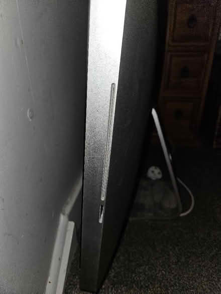 Photo of free A1312 Imac (harddrive removed) Spares or Repair (Chipstead TN13) #3