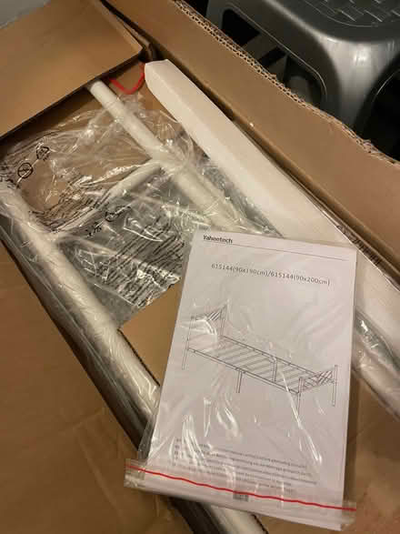 Photo of free White metal single frames (Wandsworth SW18) #1