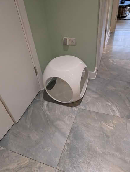 Photo of free White square stool (Canonbury N1) #1