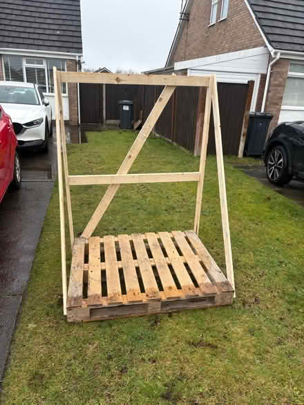 Photo of free Pallet wood (L371pn) #1