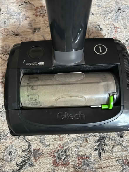 Photo of free Upright cordless vacuum (Woodthorpe S13) #4