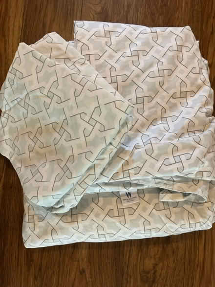 Photo of free Blue/white design king sheet set (Harbor Bay) #1