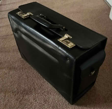 Photo of free Lawyer’s or businessman’s document case, black leather (Booker HP12) #2