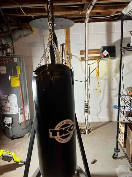 Photo of free Heavy Bag/Speed Bag on Stand (East Freehold near Rte. 18) #4